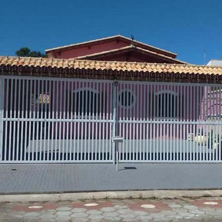 Casa Rosa de Peruíbe: Beachside Retreat with Pool and Entertainment Exterior photo
